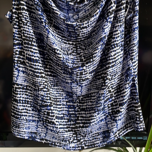 Calvin Klein Scoop Neck Top - Picture 2 of 4